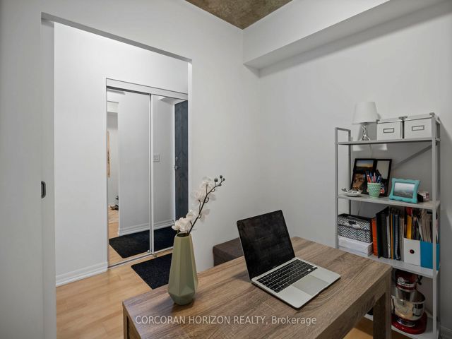507 - 22 Wellesley St E