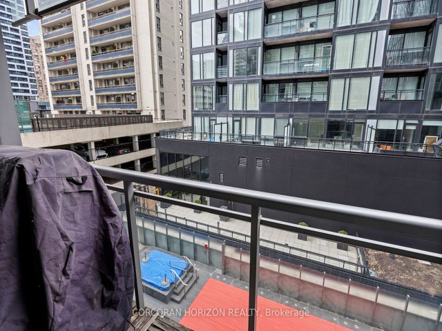 507 - 22 Wellesley St E