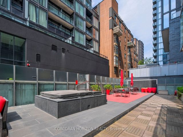 507 - 22 Wellesley St E