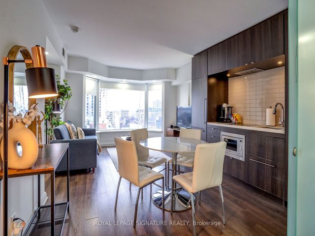 1218 - 155 Yorkville Ave