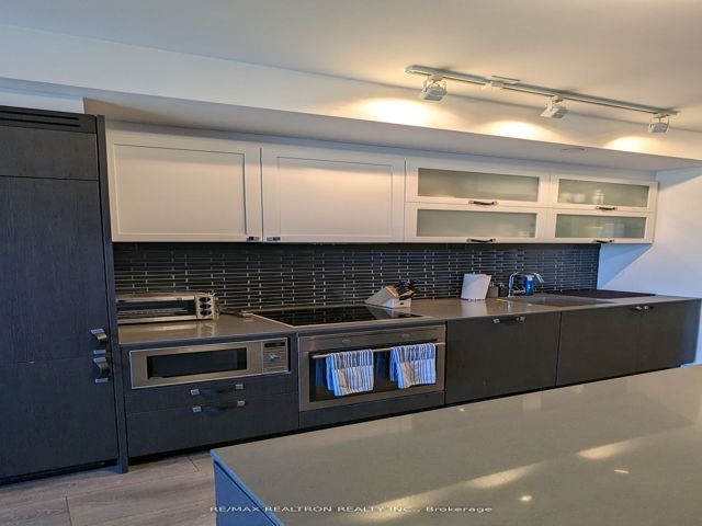 407 - 783 Bathurst St
