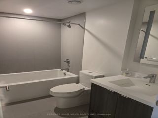 1011 - 30 Inn On The Park Dr