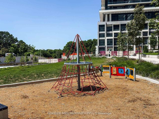 1011 - 30 Inn On The Park Dr