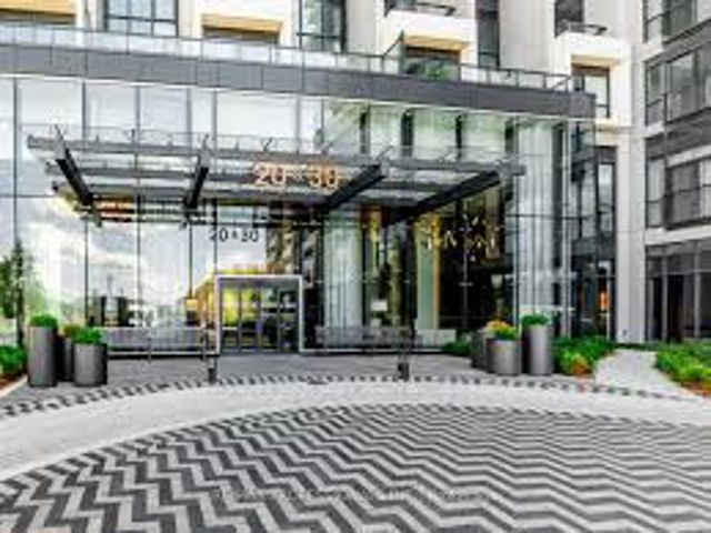 1011 - 30 Inn On The Park Dr