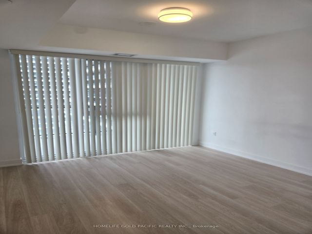 1011 - 30 Inn On The Park Dr
