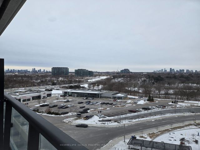 1011 - 30 Inn On The Park Dr