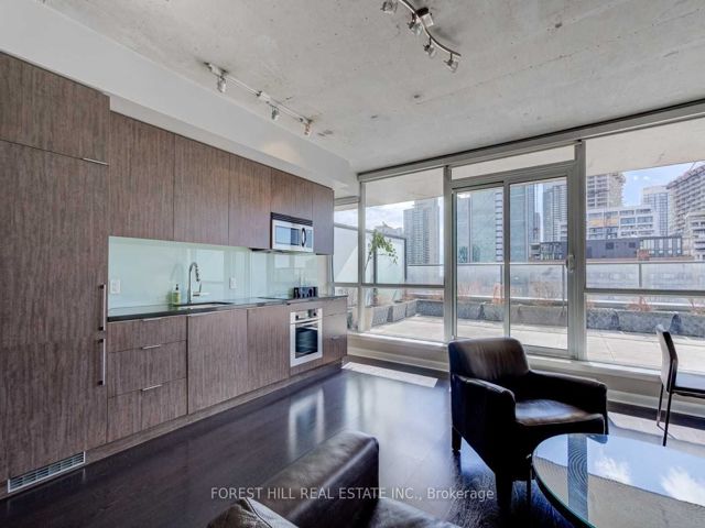 807 - 478 King St W