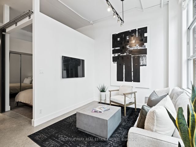 311 - 188 Eglinton Ave E