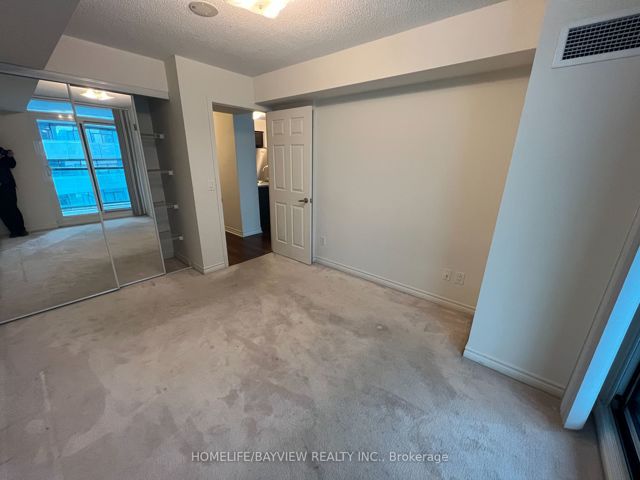 2707 - 19 Grand Trunk Cres