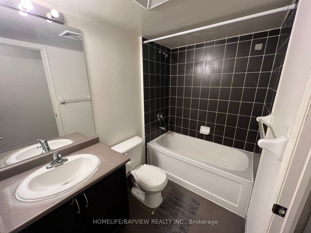 2707 - 19 Grand Trunk Cres