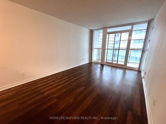 2707 - 19 Grand Trunk Cres