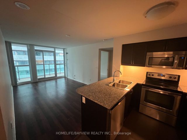 2707 - 19 Grand Trunk Cres