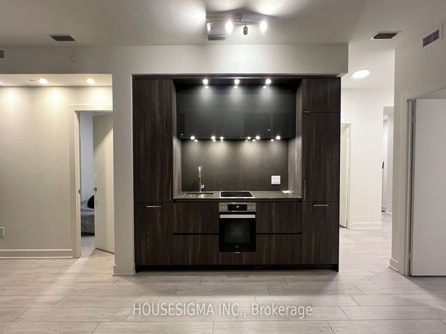 1106 - 15 Mercer St