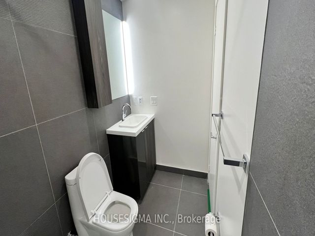 1106 - 15 Mercer St