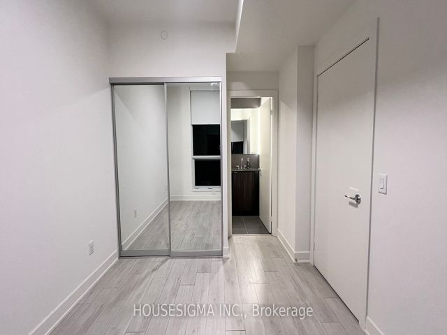 1106 - 15 Mercer St
