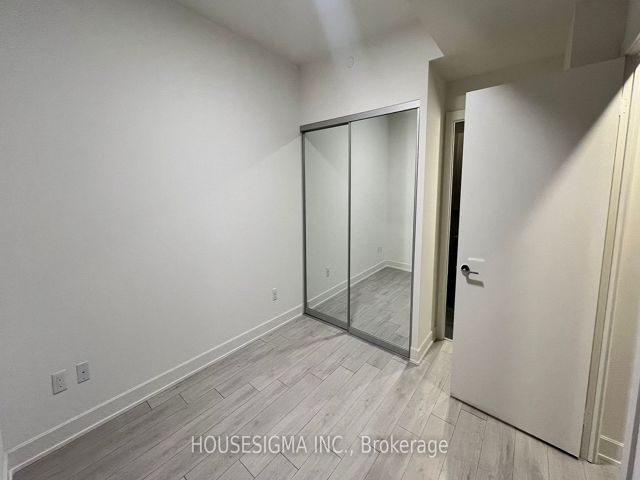 1106 - 15 Mercer St