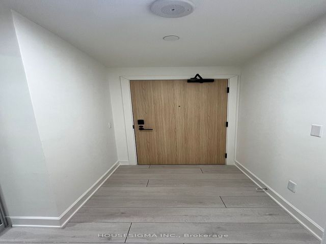 1106 - 15 Mercer St