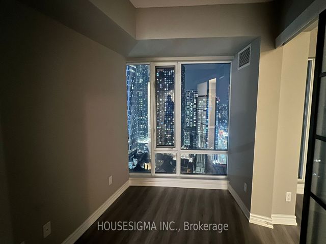 2703 - 210 Victoria St