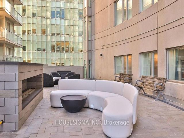 2703 - 210 Victoria St