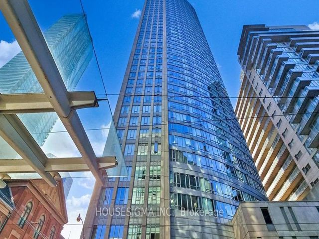 2703 - 210 Victoria St