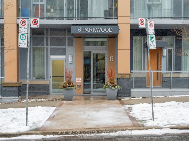 401 - 6 Parkwood Ave