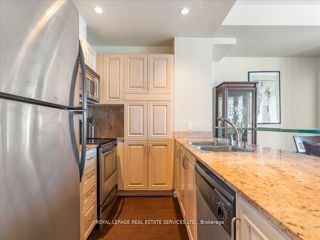 1007 - 218 Queens Quay  W