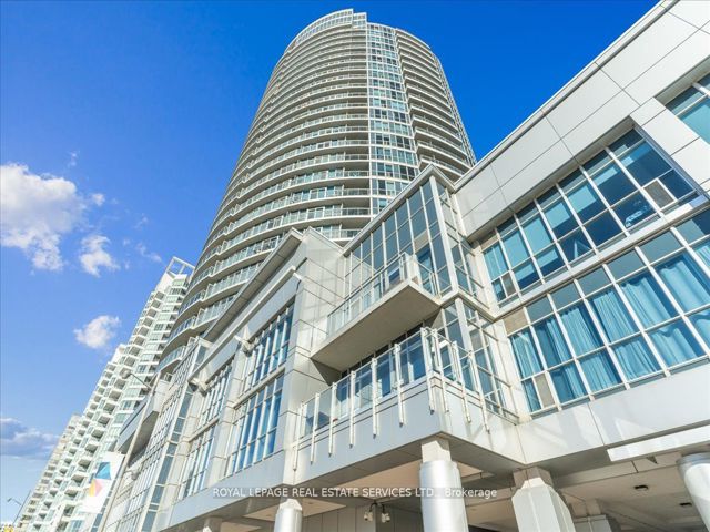 1007 - 218 Queens Quay  W