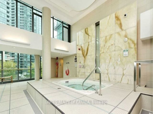 3111 - 215 Fort York Blvd