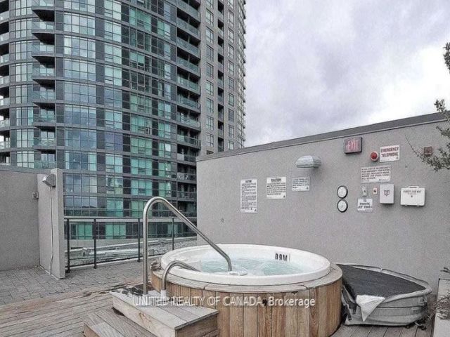 3111 - 215 Fort York Blvd