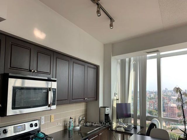 3111 - 215 Fort York Blvd