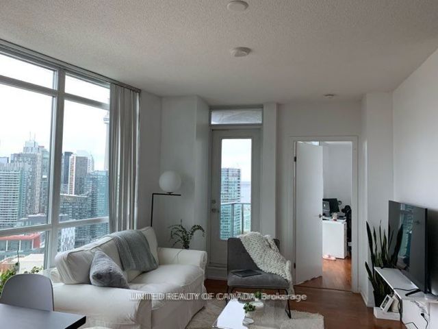 3111 - 215 Fort York Blvd