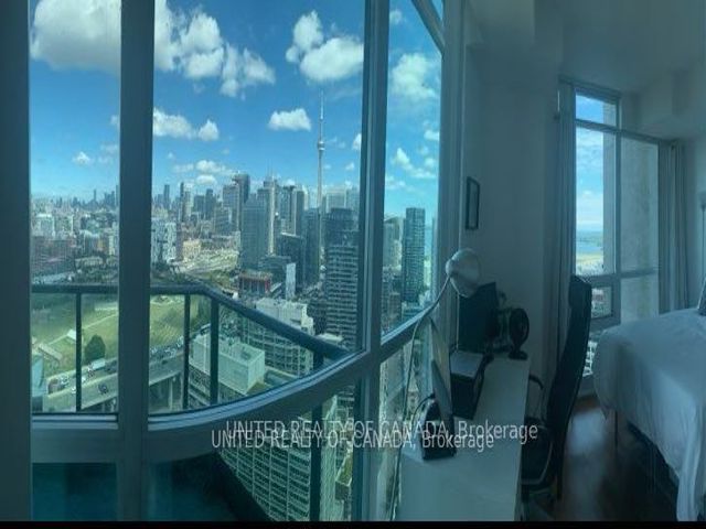 3111 - 215 Fort York Blvd
