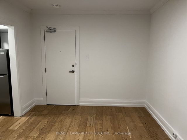 0006 - 143 Arlington Ave N