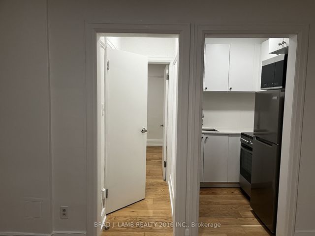 0006 - 143 Arlington Ave N