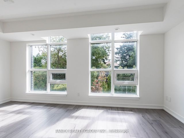 21 - 851 Sheppard Ave W