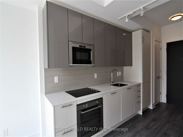 1203 - 403 Church St