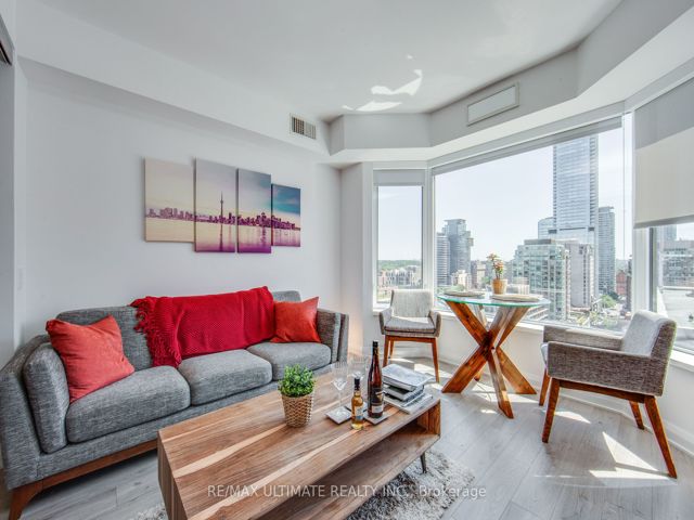 1705 - 155 Yorkville Ave W
