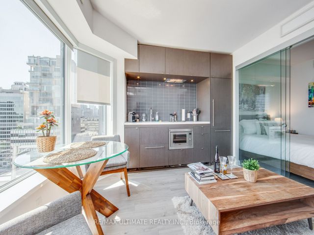 1705 - 155 Yorkville Ave W