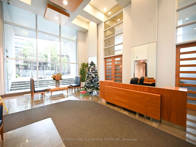 1610 - 397 Front St W