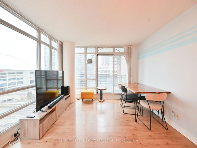 1610 - 397 Front St W