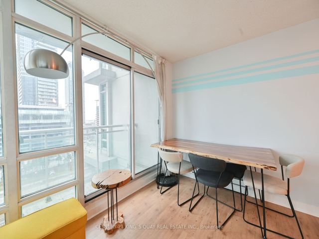 1610 - 397 Front St W