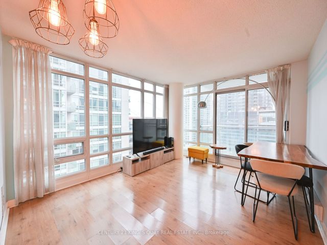 1610 - 397 Front St W