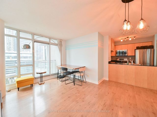 1610 - 397 Front St W