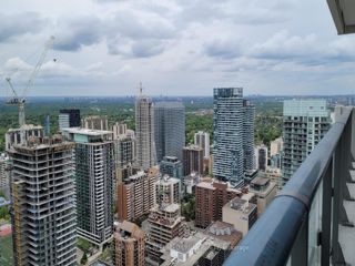 4102 - 2221 Yonge St