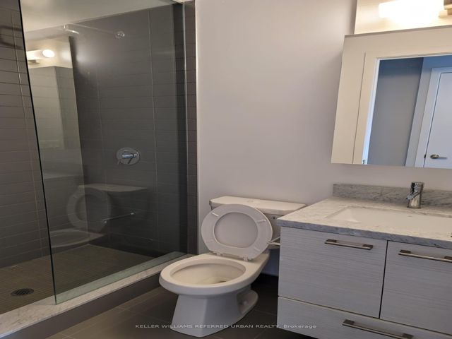 4102 - 2221 Yonge St
