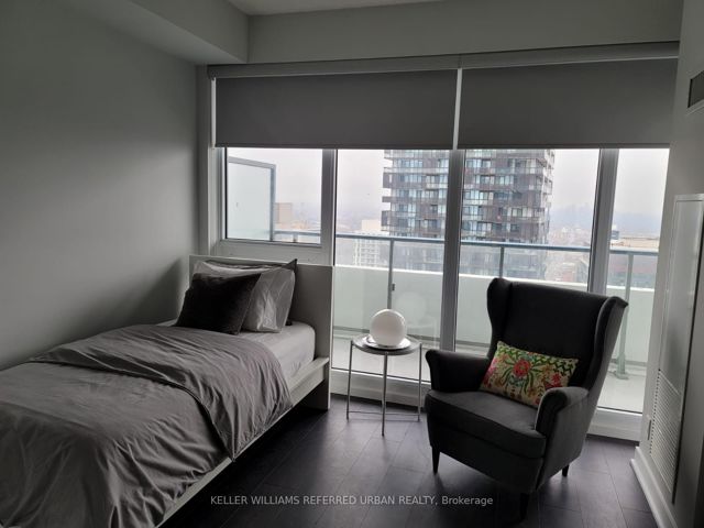 4102 - 2221 Yonge St