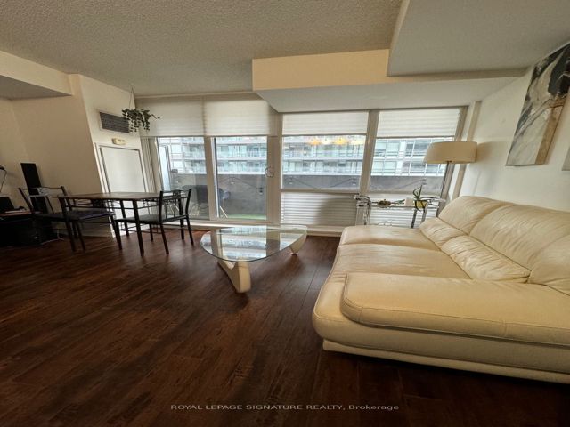 507 - 20 Joe Shuster Way