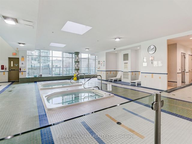 1209 - 18 Harbour St