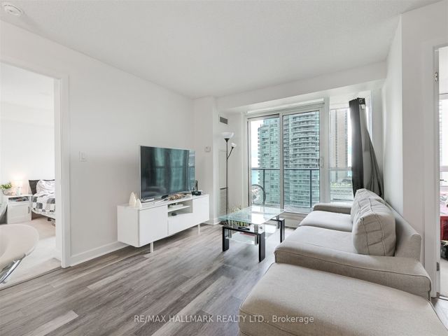 1209 - 18 Harbour St