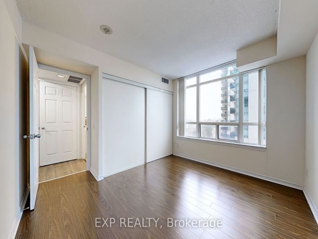 1105 - 155 Beecroft Rd